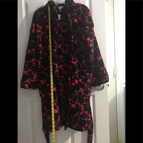 New rare Vera Bradley hooded plush fleece robe, Silhouette Floral red and black - Picture 11 of 15